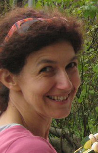 Dr Neda Slade